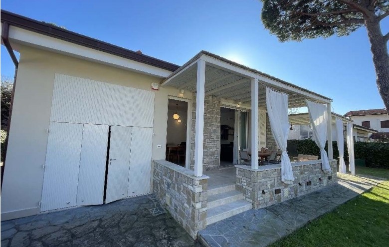 Villa singola in affitto a Pietrasanta