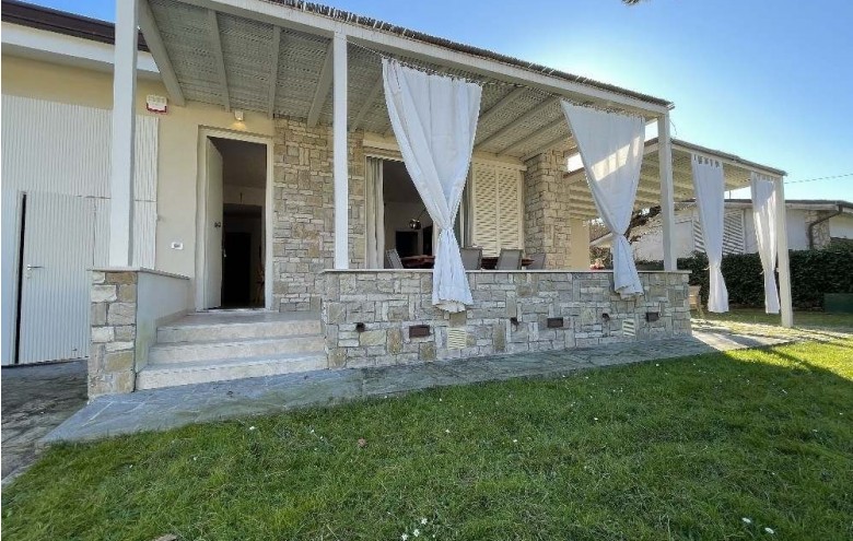 Villa singola in affitto a Pietrasanta