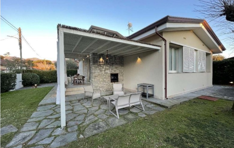 Villa singola in affitto a Pietrasanta