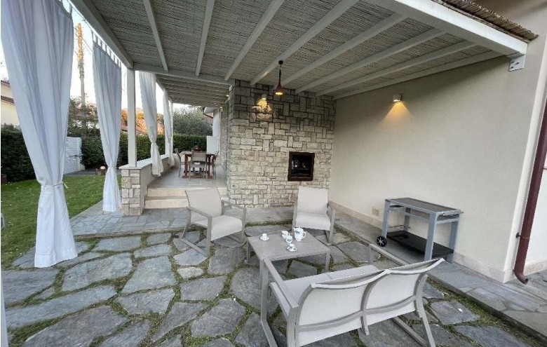 Villa singola in affitto a Pietrasanta