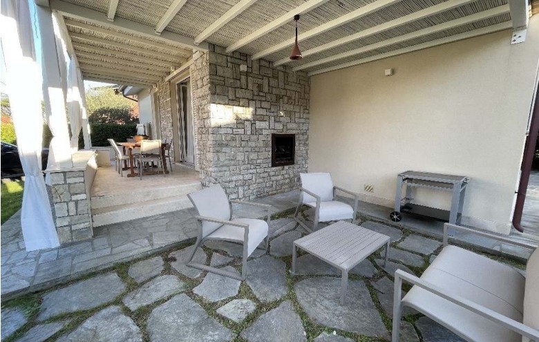 Villa singola in affitto a Pietrasanta