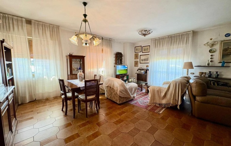 Appartamento in vendita a Massa