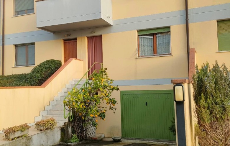 Villetta a schiera in vendita a Massa