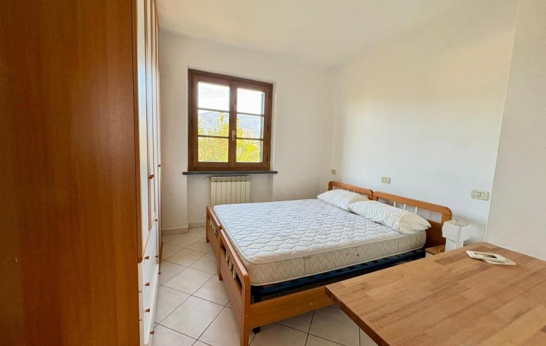 Bifamiliare in vendita a Massa