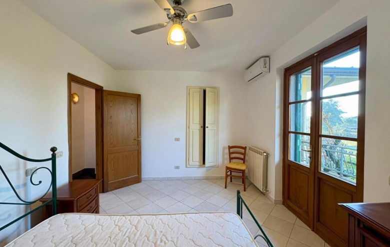 Bifamiliare in vendita a Massa