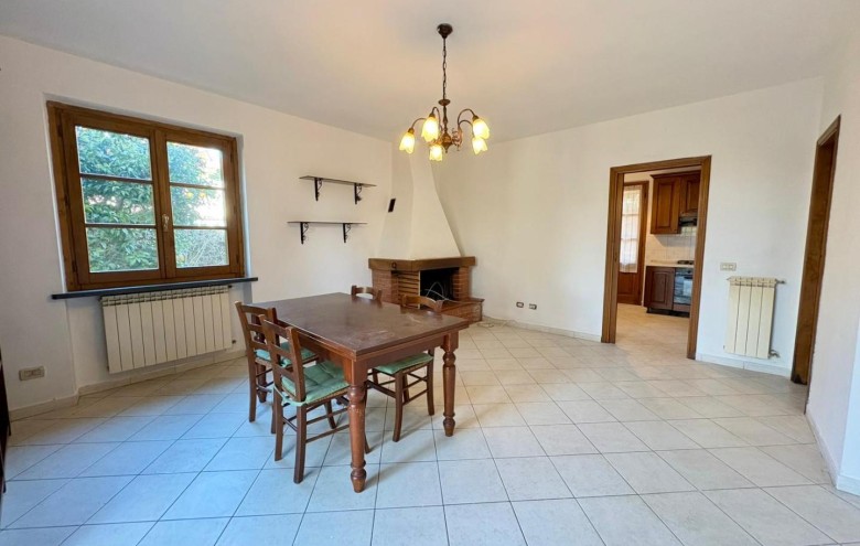 Bifamiliare in vendita a Massa