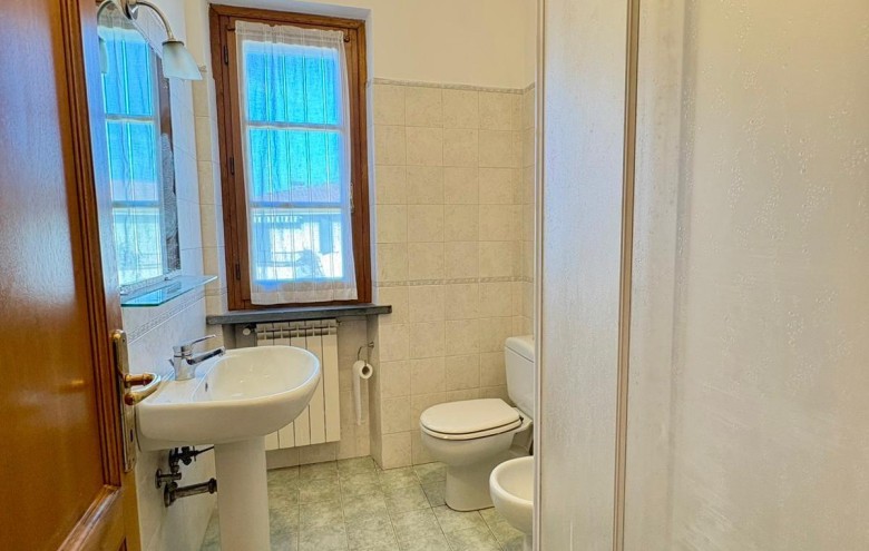 Bifamiliare in vendita a Massa