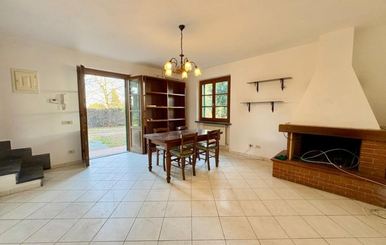 Bifamiliare in vendita a Massa