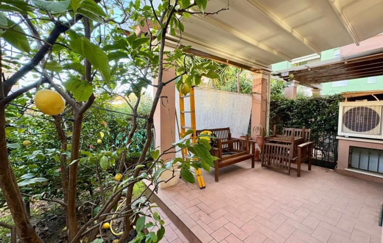 Villa singola in vendita a Massa