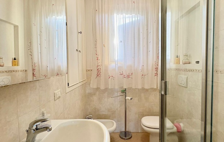 Villa singola in vendita a Massa