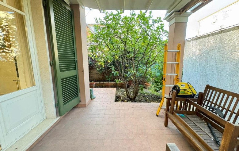 Villa singola in vendita a Massa