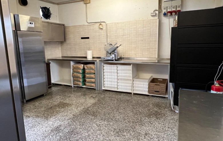 Attività Commerciale in vendita a Massa