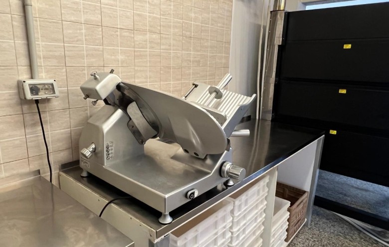 Attività Commerciale in vendita a Massa