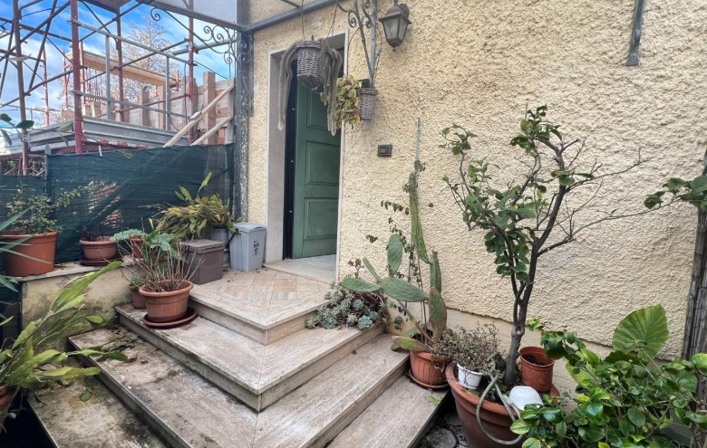 Casa semi indipendente in vendita a Montignoso