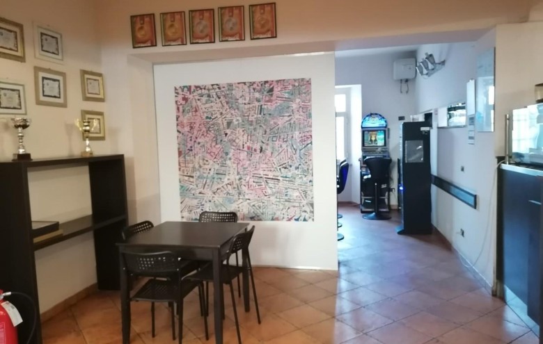 Fondo Commerciale in vendita a Carrara