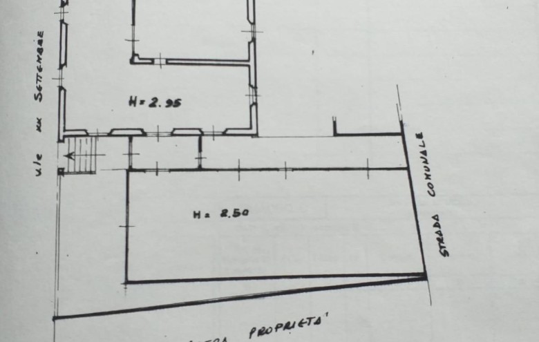 Fondo Commerciale in vendita a Carrara