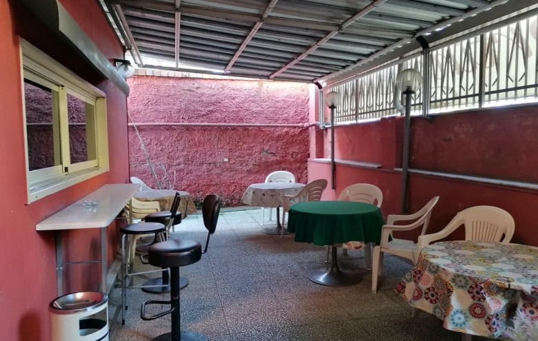 Fondo Commerciale in vendita a Carrara