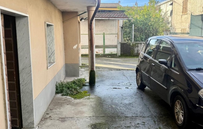 Casa semi indipendente in vendita a Massa