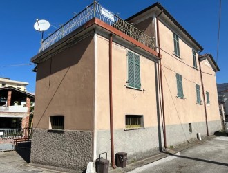 Casa semi indipendente in vendita a Massa