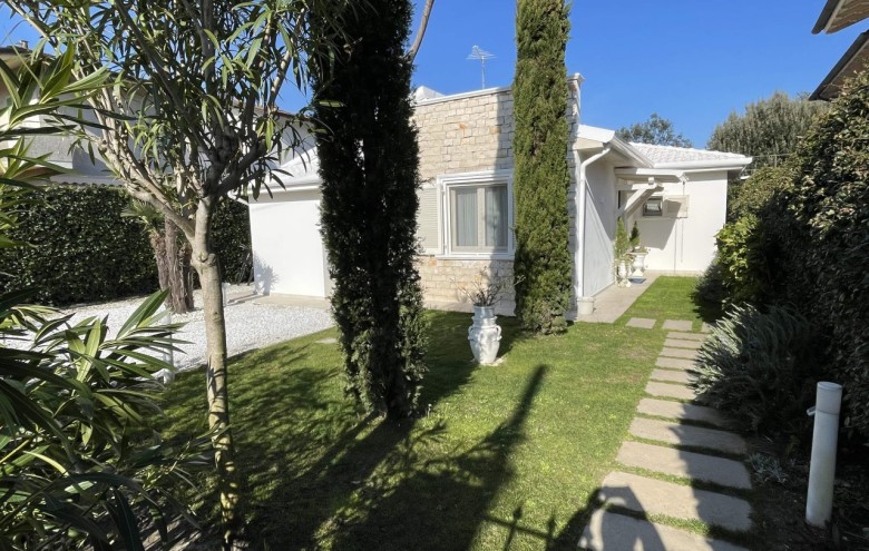 Villa singola in vendita a Pietrasanta