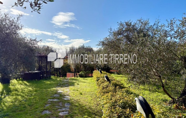 Villa singola in vendita a Massa