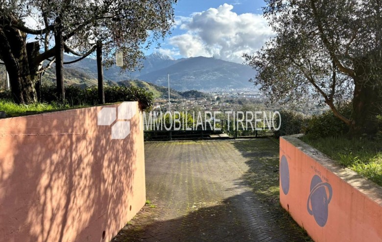 Villa singola in vendita a Massa
