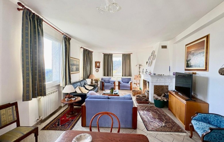 Villa singola in vendita a Massa