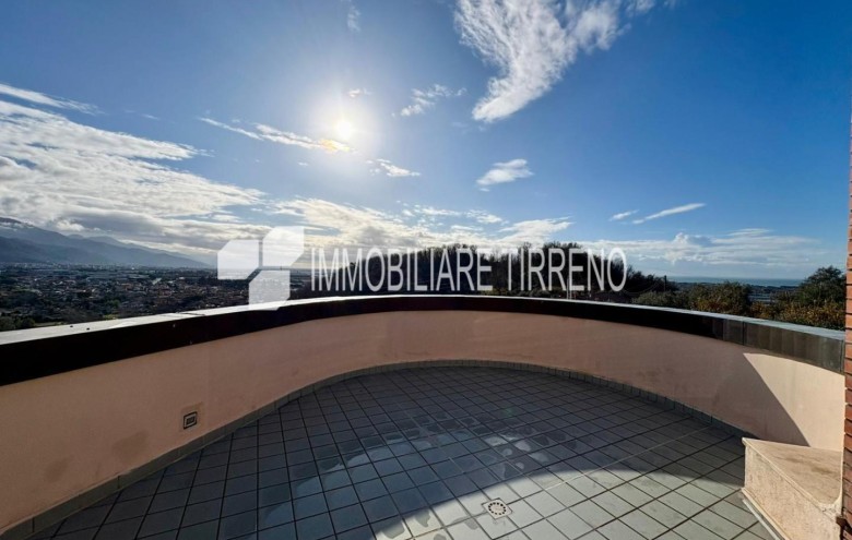 Villa singola in vendita a Massa