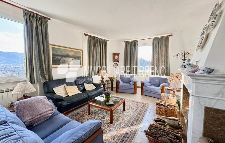 Villa singola in vendita a Massa