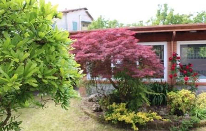 Bifamiliare in vendita a Massa