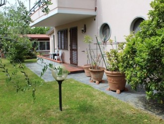 Bifamiliare in vendita a Marina di Massa