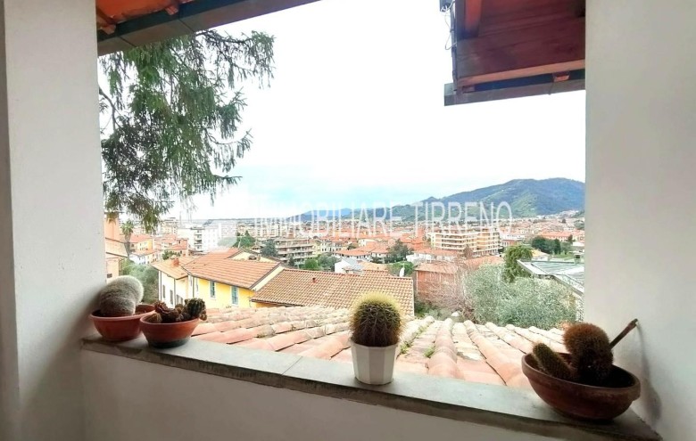 Villa singola in vendita a Massa