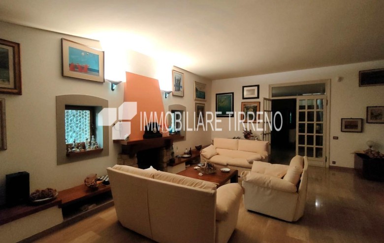 Villa singola in vendita a Massa