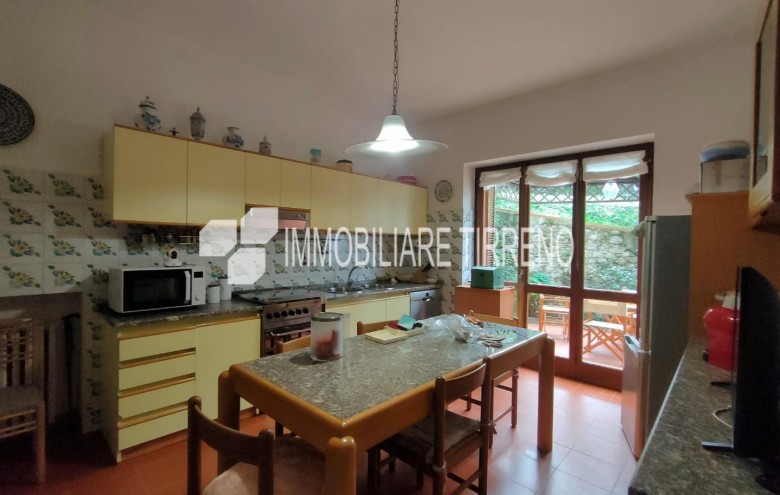 Villa singola in vendita a Massa