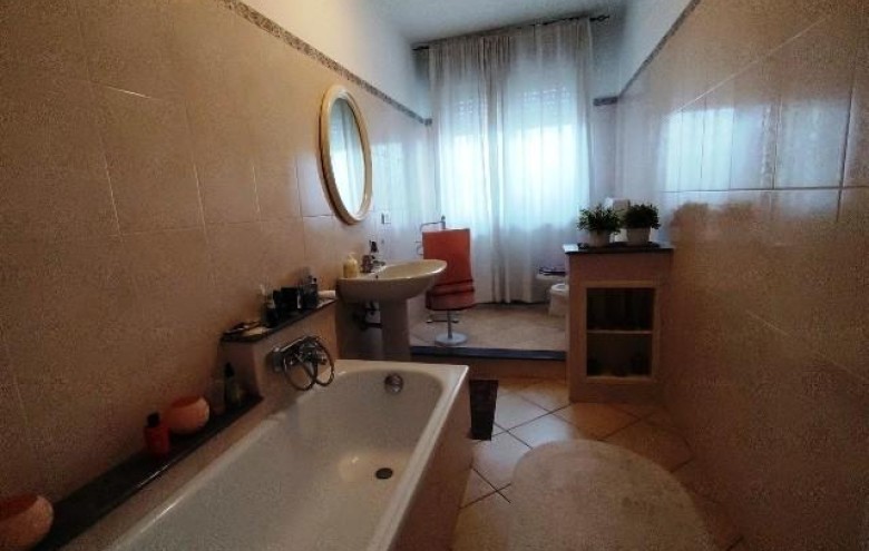 Appartamento in vendita a Carrara