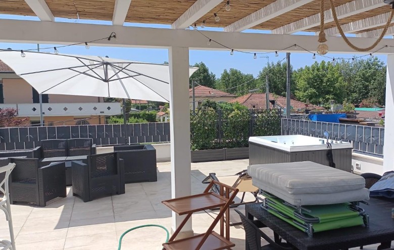 Villa singola in vendita a Massa