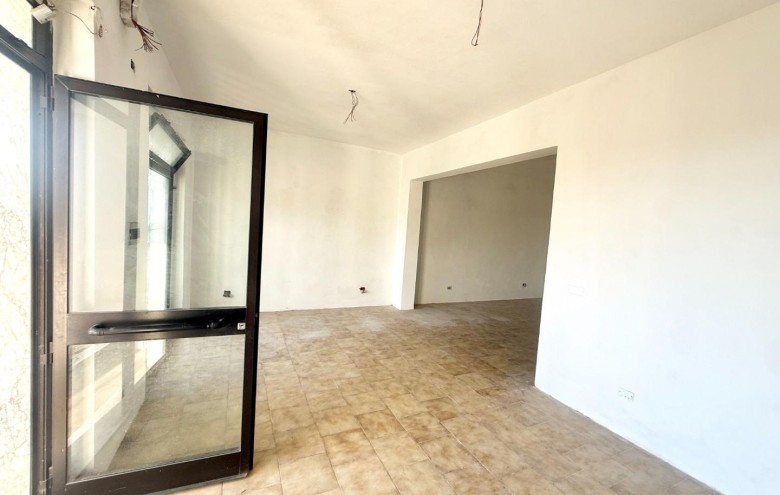 Fondo Commerciale in vendita a Massa