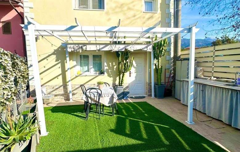 Terratetto in vendita a Massa