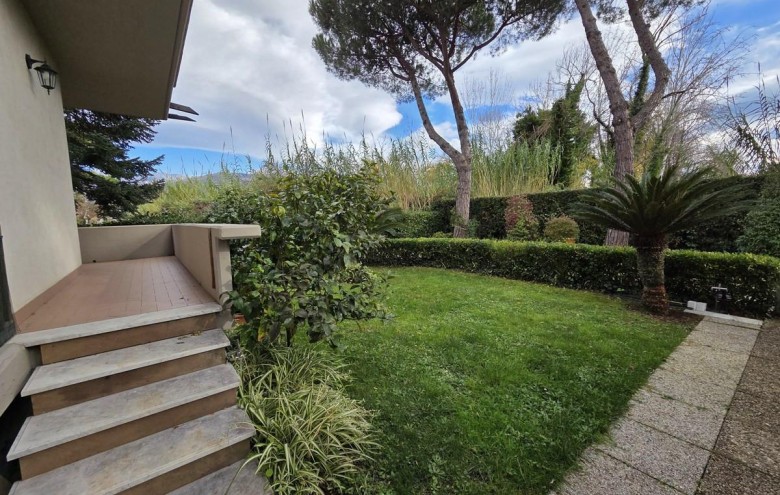 Appartamento in vendita a Massa