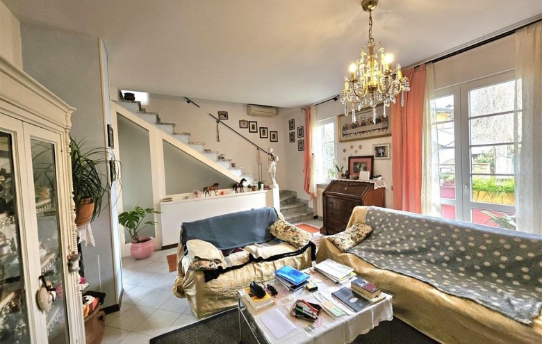 Villa singola in vendita a Massa