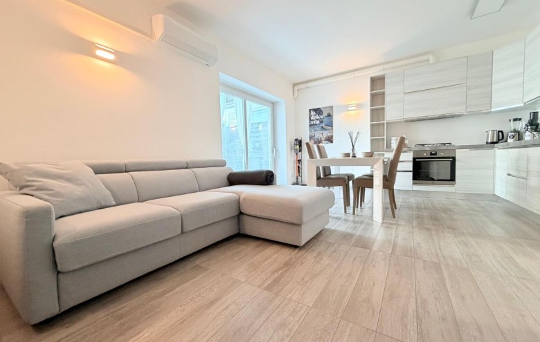 Appartamento in vendita a Montignoso