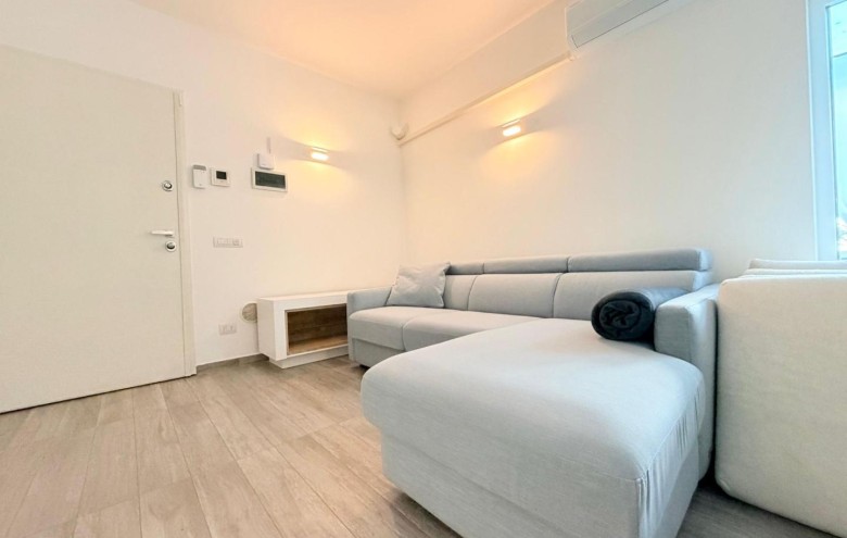 Appartamento in vendita a Montignoso