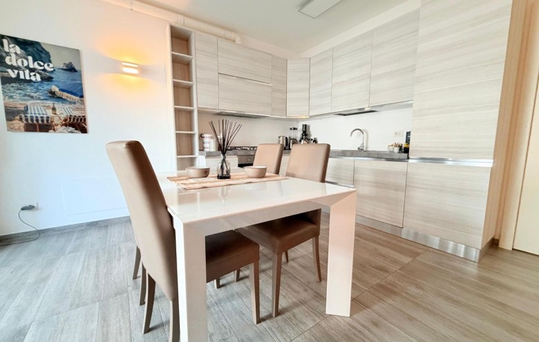 Appartamento in vendita a Montignoso