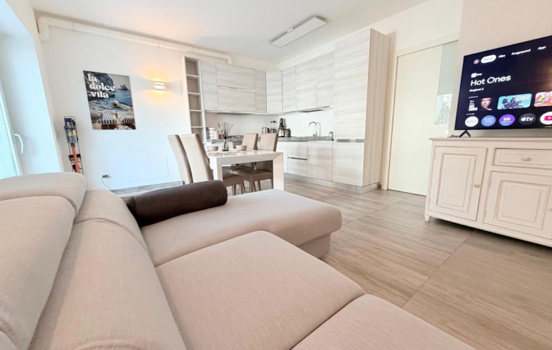 Appartamento in vendita a Montignoso