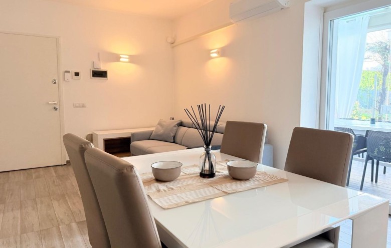 Appartamento in vendita a Montignoso