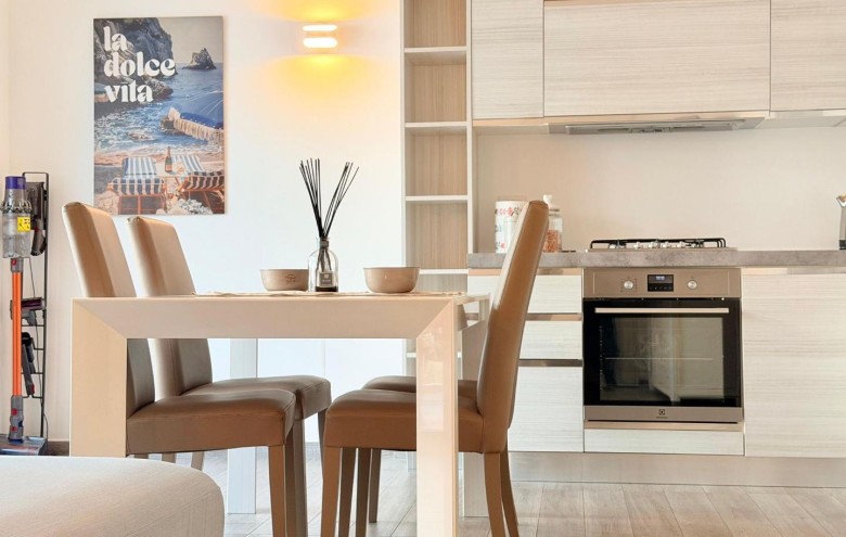 Appartamento in vendita a Montignoso