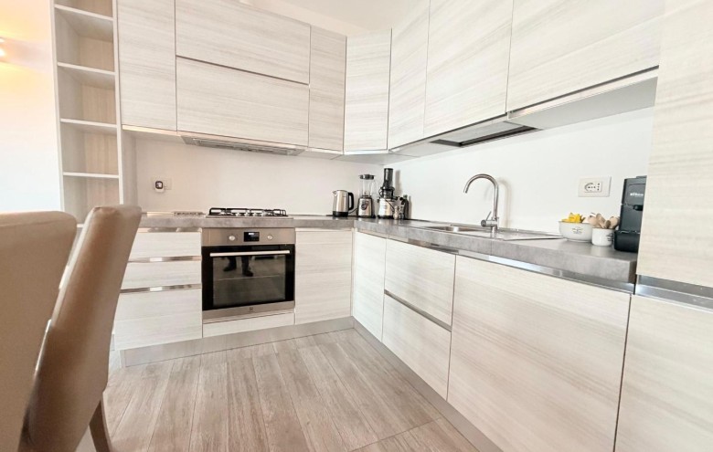 Appartamento in vendita a Montignoso