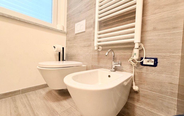 Appartamento in vendita a Montignoso