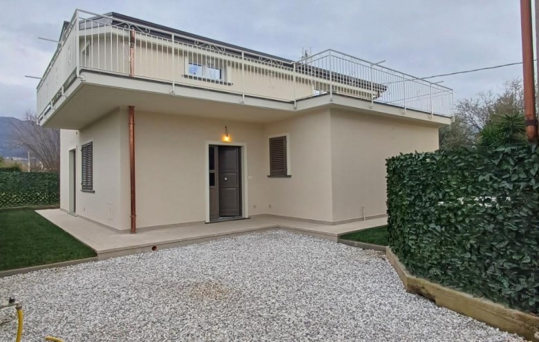 Villa singola in vendita a Massa