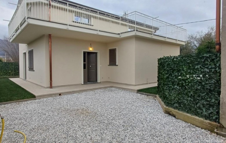 Villa singola in vendita a Massa